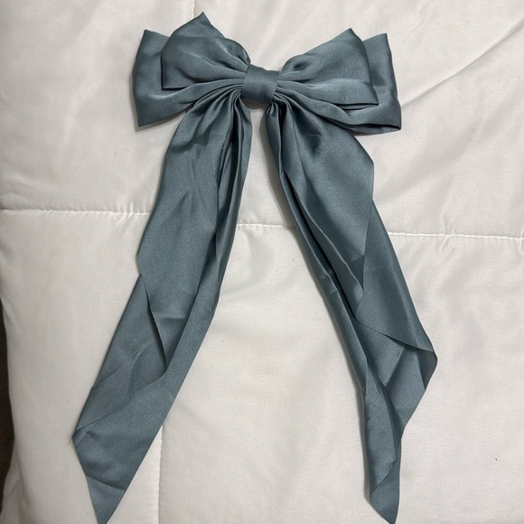 Hair Bow - Picture 1 of 2